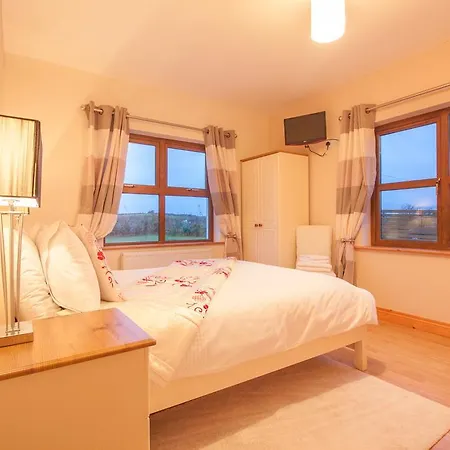 Achill Water's Edge Bed & Breakfast